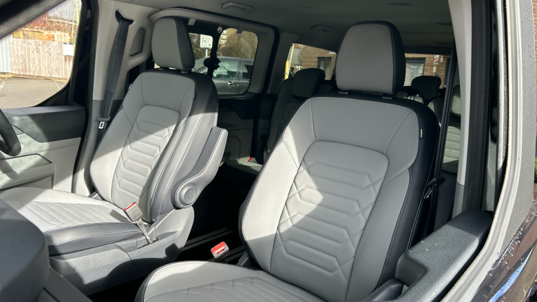 Ford Tourneo Custom 340 L1 Electric Rwd 160kW 65kWh H1 Titanium X 8 seater Auto